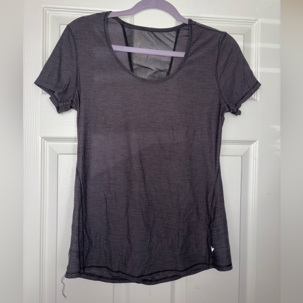 Workout top with mesh back